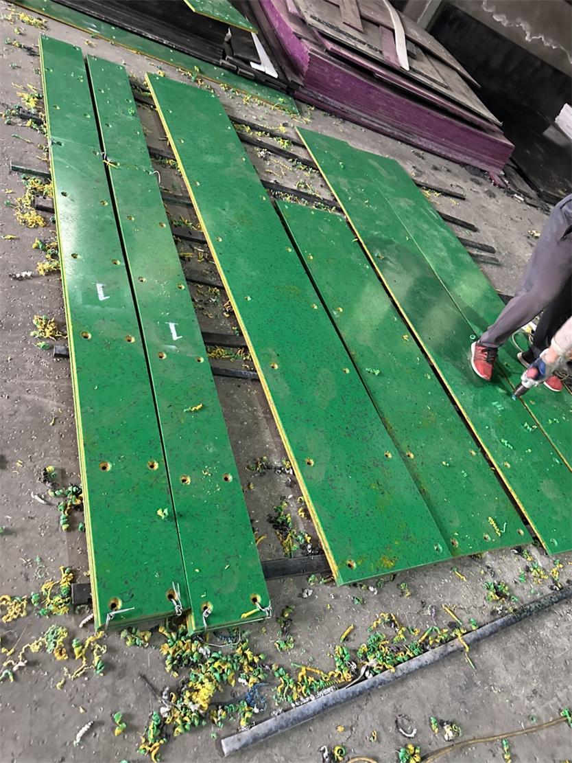 土不沾滑板安装流程